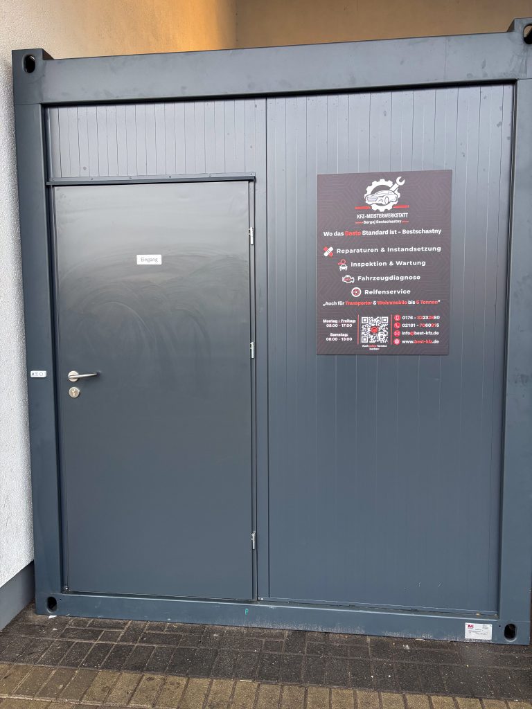 Bürocontainer KFZ-Meisterwerkstatt Sergej Bestschastny Eingang für Bremsenservice Grevenbroich.